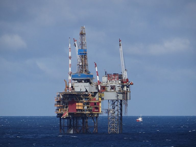 North_Sea_oil_rig