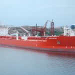 Oil_tanker_discharging
